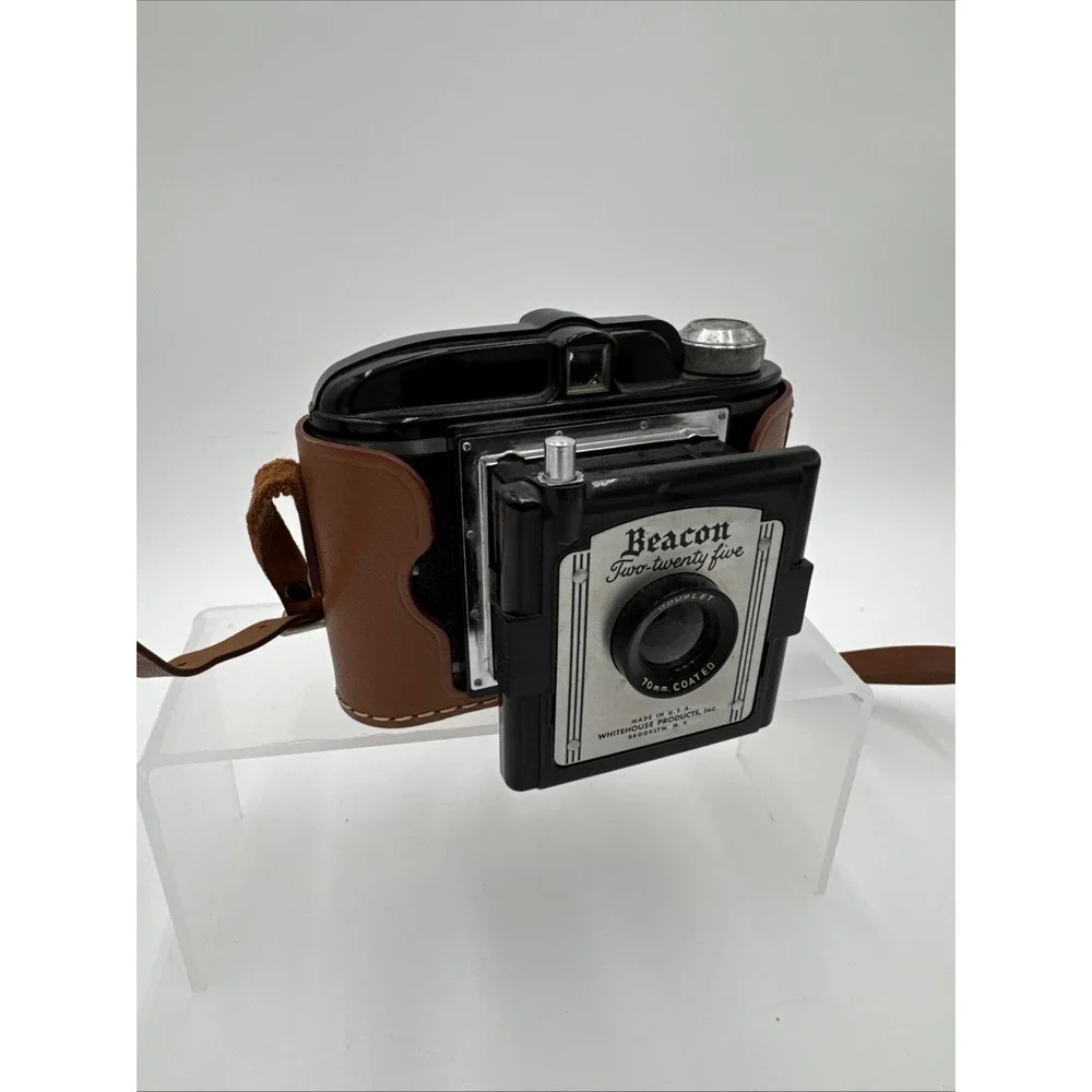 Vintage Beacon Two Twenty Five 225 Camera – 620 Film – 1950s Art Deco USA w/Case